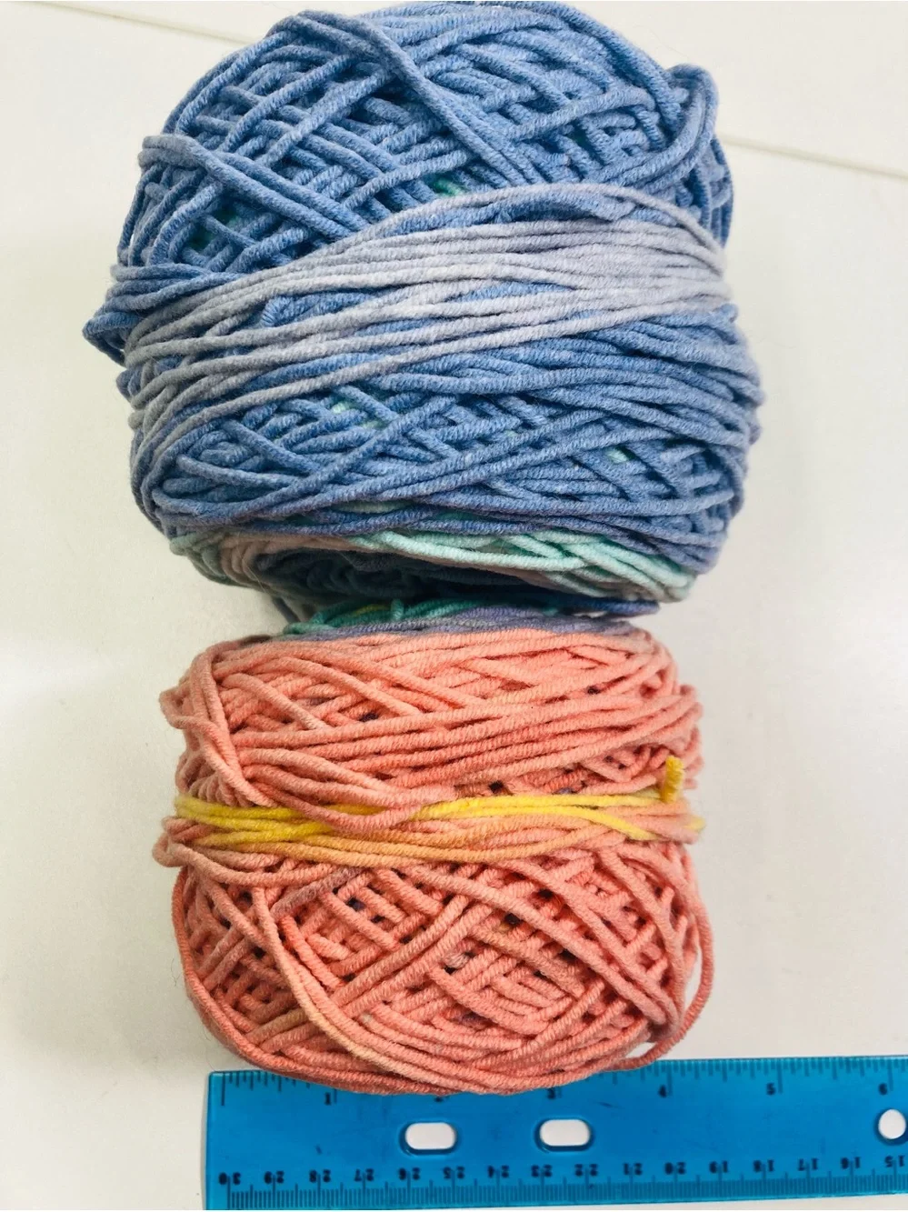 Bargain Yarn: 165 g / 5.82 oz Blue & Coral Variegated Yarn Cakes Untagged
